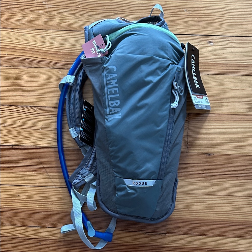 NWT CamelBak Rogue Hydration Pack - Gray